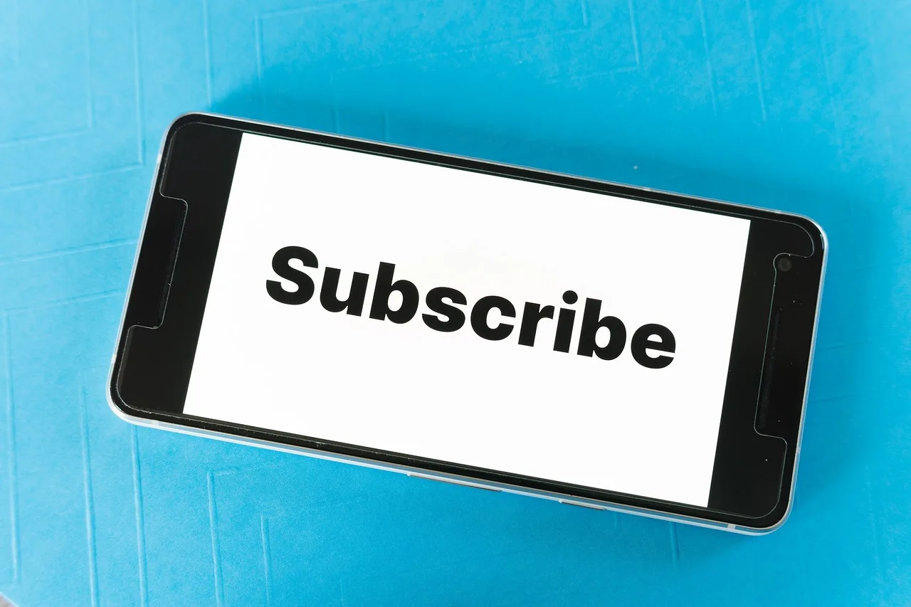mockup, screen, smartphone, website, blog, word, subscribe, social, media, channel, subscription, money, sale, youtube, contract, e commerce, number, netflix, streaming, stream, video, subscribe, subscribe, subscribe, subscribe, subscribe, youtube. Creator business models mistakes and practical fixes